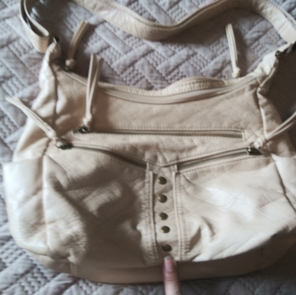 Bueno Handbags - Bueno Crossbody Bag